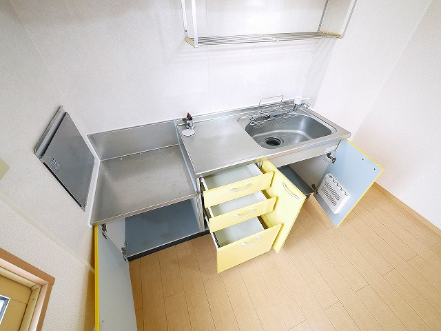 シャルマン高畑　Ａ棟のキッチン|きれいなキッチンです