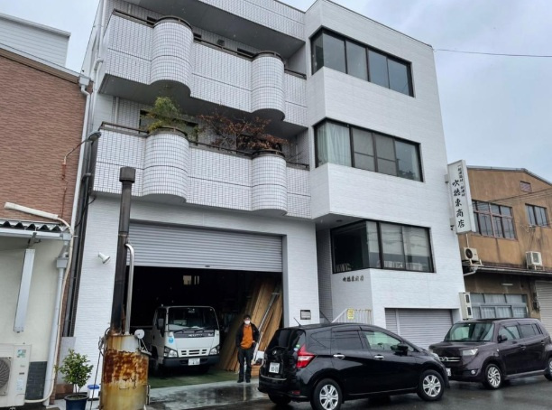 摂津市鳥飼銘木町倉庫・事務所の外観