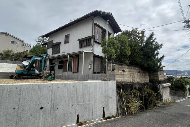 八幡台　中古一戸建ての外観|新しい生活にいかがでしょうか？外観はお住まいの顔になります。こだわりたいポイントですね。外壁塗装や屋根塗装のご相談も承っております。
■現地内覧・資金計画相談・住宅ローン相談もお問合せ受付中■