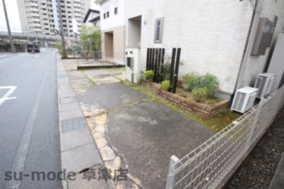 【駐車場】 | 西渋川2丁目戸建て | カースペースがあります
