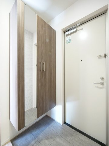 D-room福富 B棟の玄関