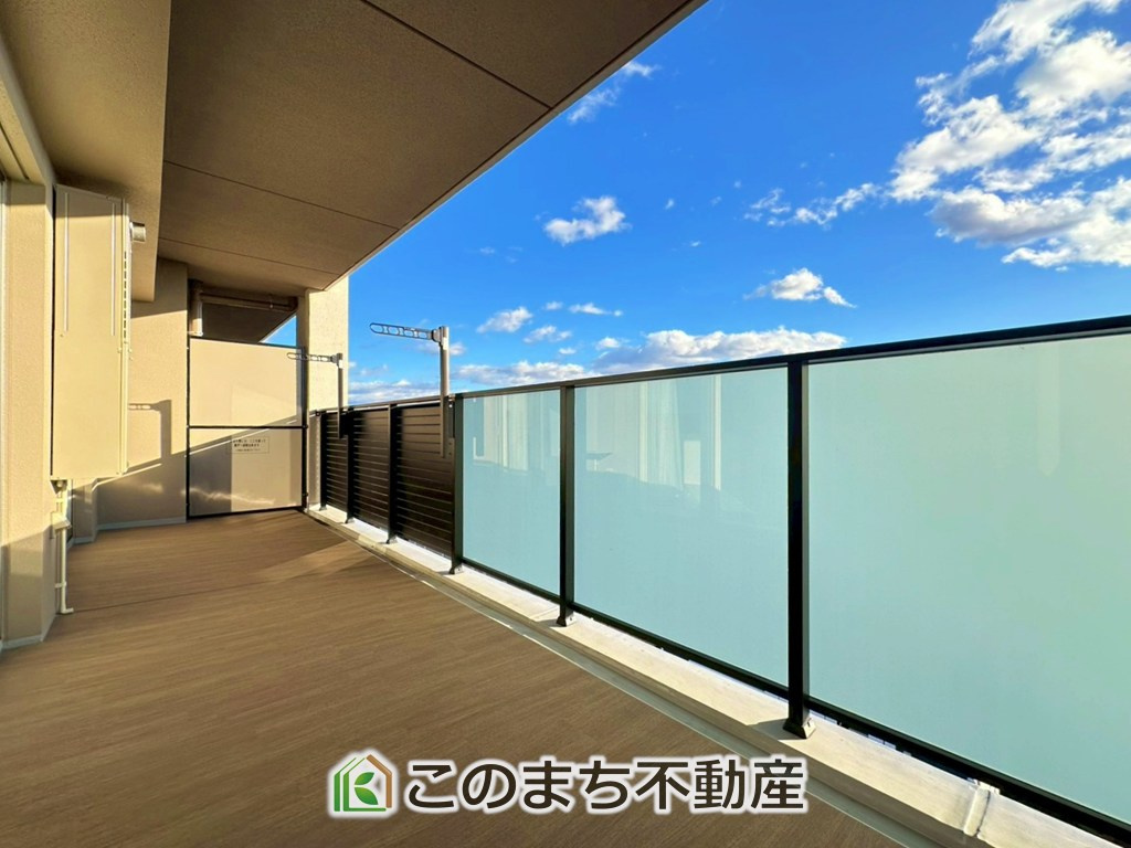 ノブレス駅東公園のバルコニー|"南向きバルコニーがございます！
陽当りが確保されておりますので洗濯物も速乾です！"
