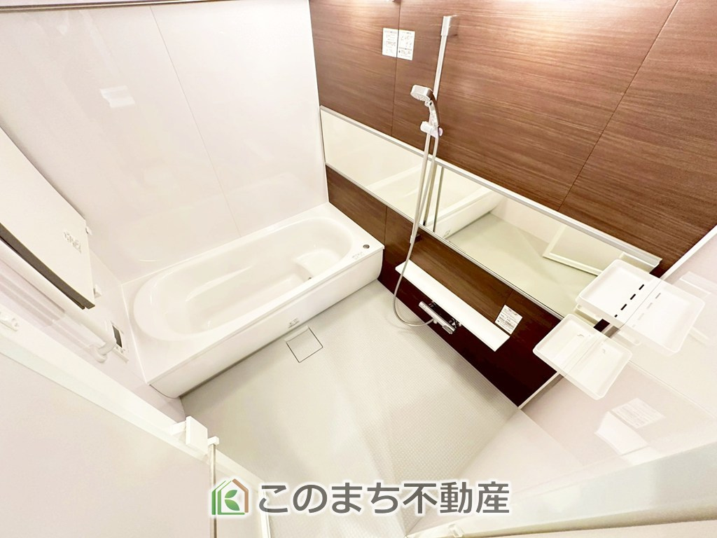 ノブレス駅東公園の浴室|お子様と一緒にバスタイムを楽しめる広々空間。浴室乾燥機付で心地よいバスタイムを実現します♪
