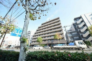 【外観】 | 鉄筋コンクリート造のがっしりした建物。