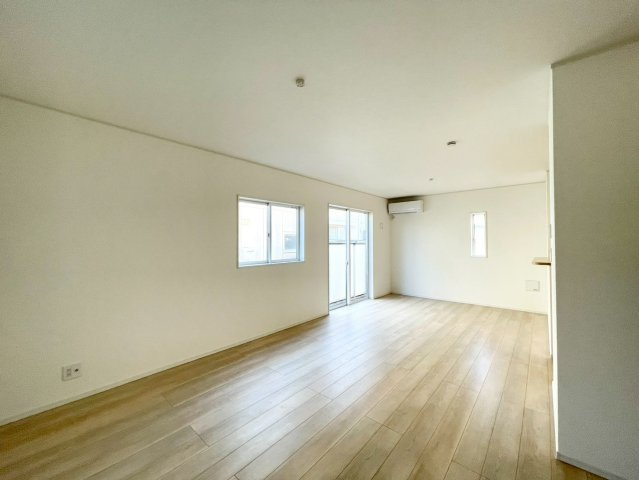 耐震等級３！ご成約プレゼント対象物件！の居間・リビング|２号棟