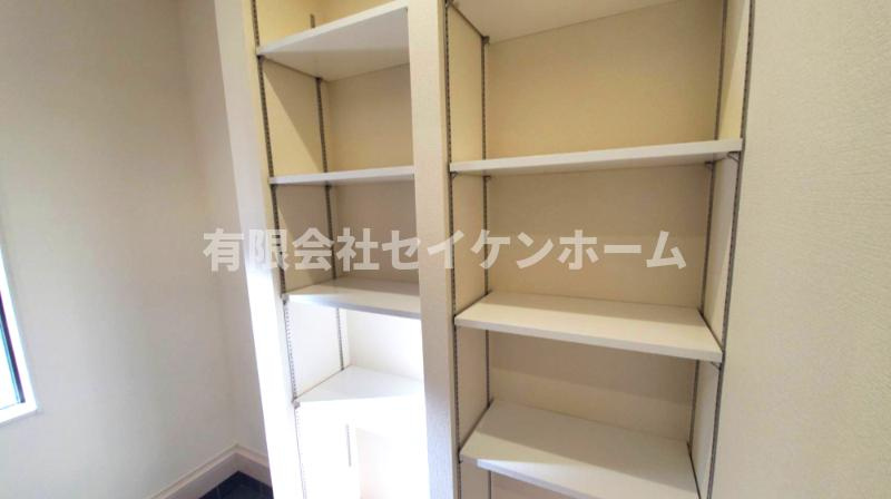 大里郡寄居町露梨子　新築住宅（平屋建て）8号棟の収納