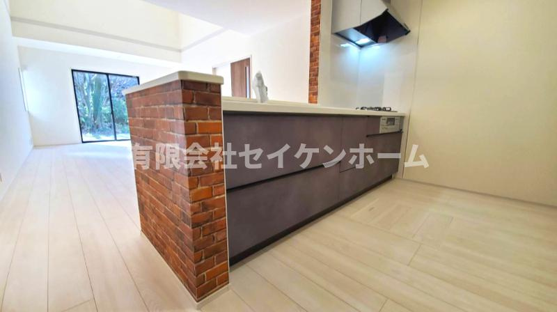 大里郡寄居町露梨子　新築住宅（平屋建て）8号棟のキッチン