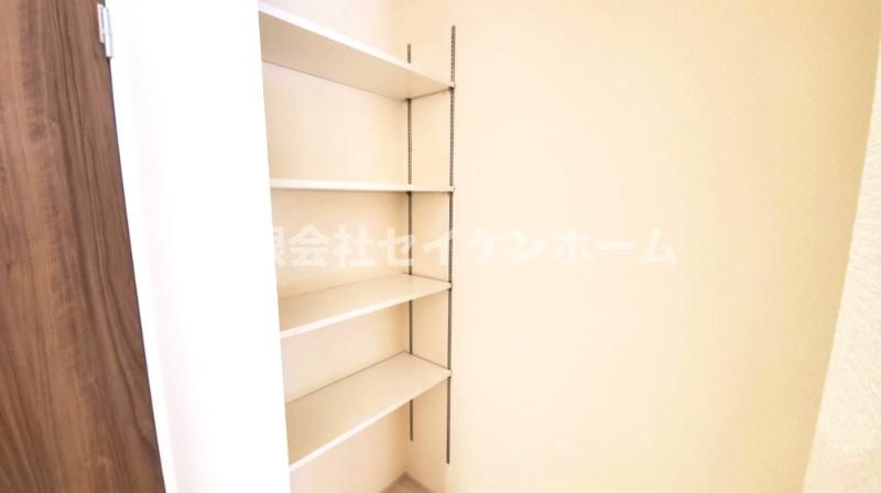 大里郡寄居町露梨子　新築住宅（平屋建て）8号棟の収納