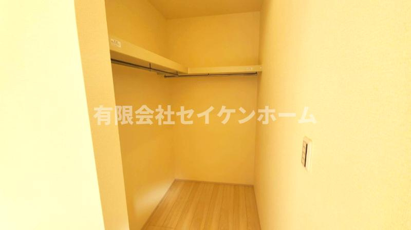 大里郡寄居町露梨子　新築住宅（平屋建て）8号棟の収納