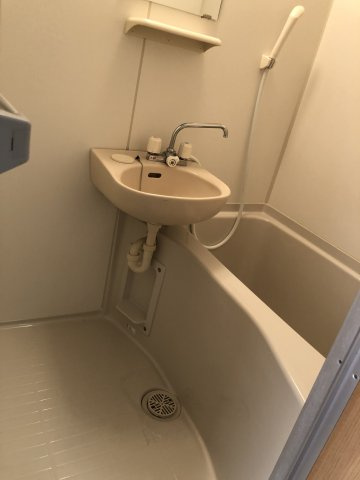 川崎市多摩区西生田３丁目のアパートの浴室