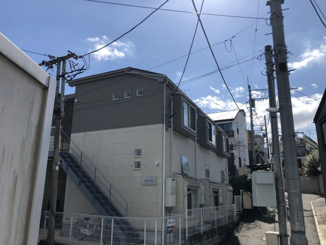 川崎市多摩区西生田３丁目のアパートの外観