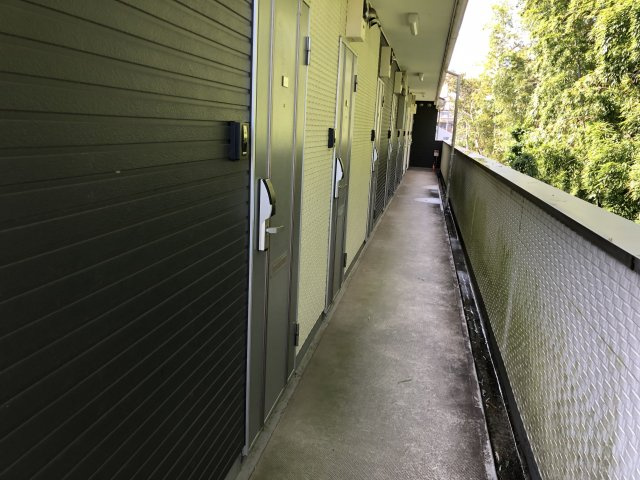 川崎市多摩区西生田３丁目のアパートのロビー