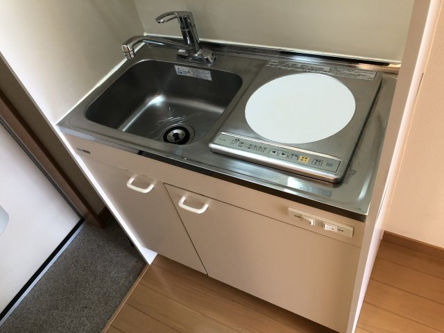 川崎市多摩区西生田３丁目のアパートのキッチン