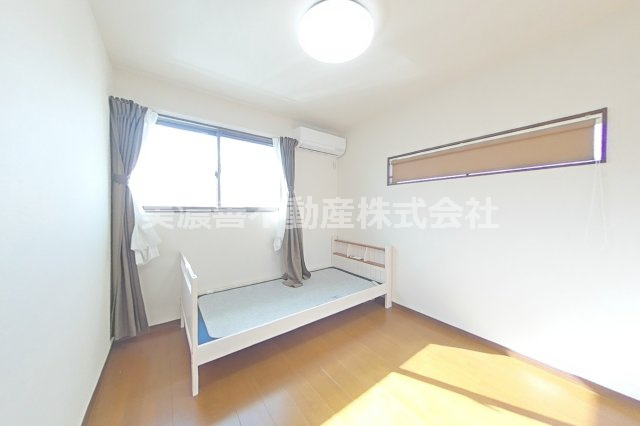 ６６２６０　岐阜市西鶉５丁目中古戸建ての洋室