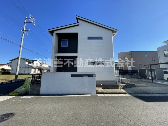 ６６２６０　岐阜市西鶉５丁目中古戸建ての外観