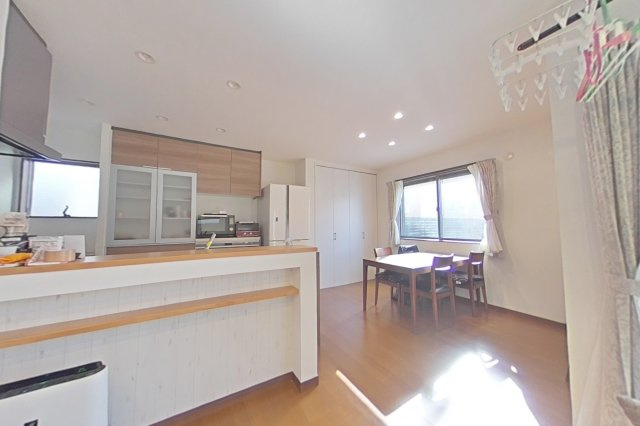 ６６２６０　岐阜市西鶉５丁目中古戸建ての前面道路含む現地写真