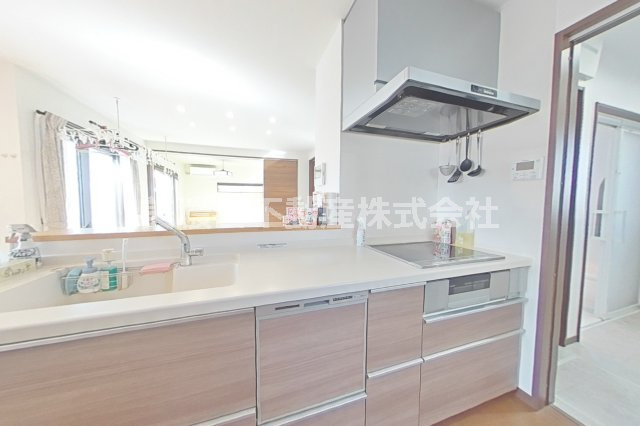 ６６２６０　岐阜市西鶉５丁目中古戸建てのキッチン