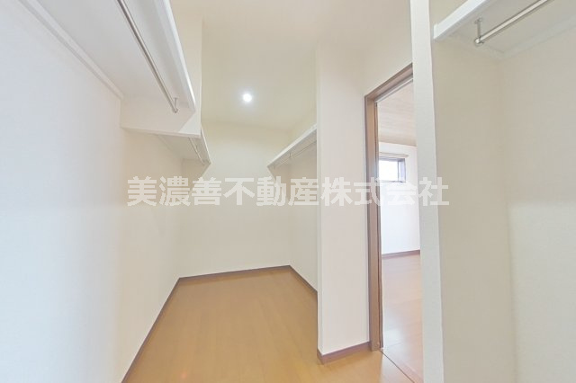 ６６２６０　岐阜市西鶉５丁目中古戸建ての収納