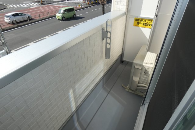 【バルコニー】 | お洗濯にも便利なバルコニー付き