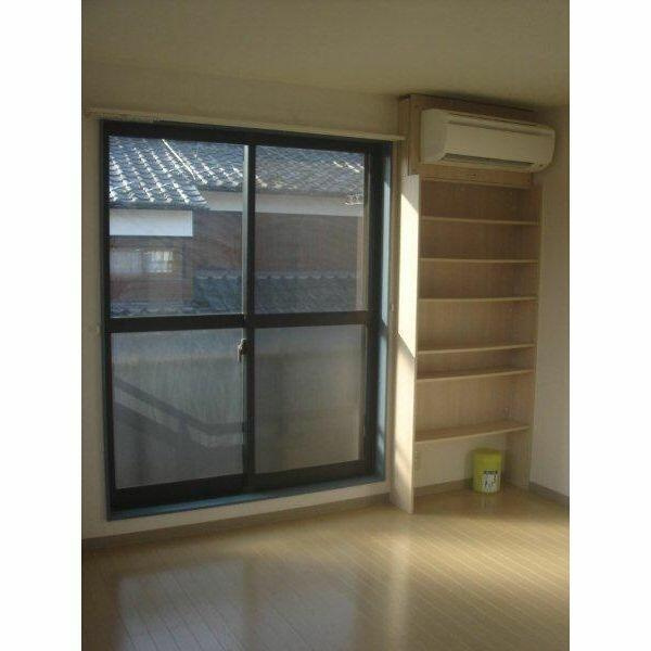 川崎市多摩区宿河原６丁目のアパートのバルコニー