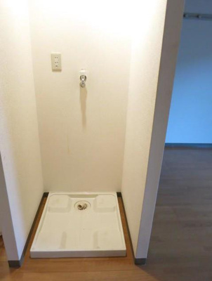 【設備】 | メゾンアイズ | 室内洗濯機置場。