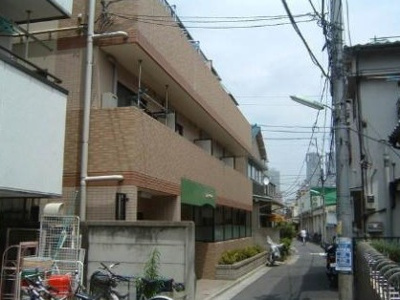 【外観】 | メゾンアイズ | 鉄筋コンクリート造のがっちりとした建物。