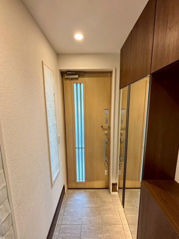 杉並区和田１丁目戸建の玄関