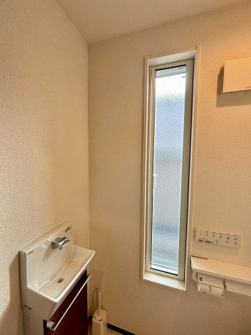 杉並区和田１丁目戸建のトイレ