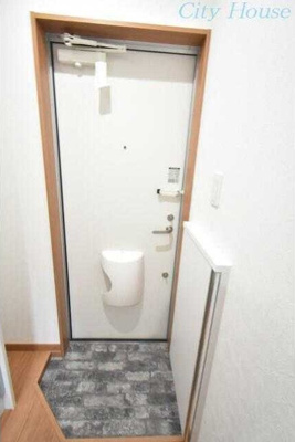 【玄関】 | TheFLAT淵野辺（ザフラットフチノベ） | ※別号室参考写真