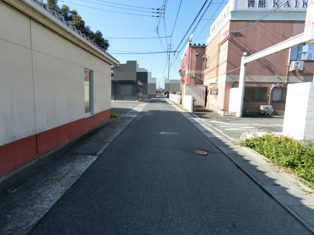 新開売土地の前面道路含む現地写真
