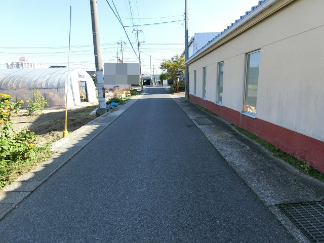 新開売土地の前面道路含む現地写真