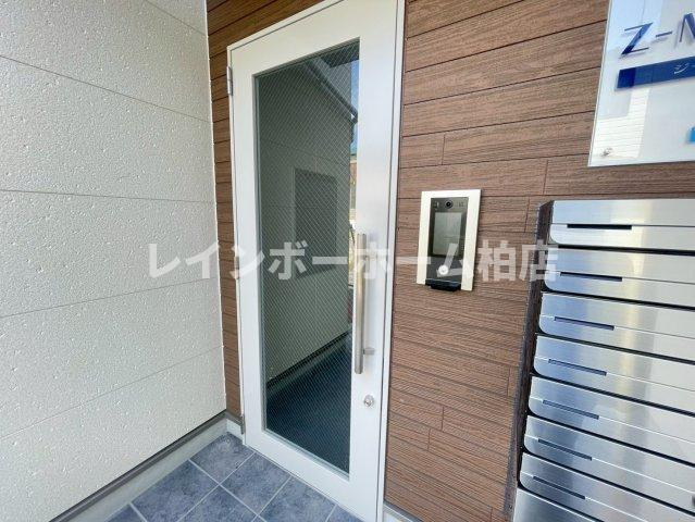 ジーメゾン春日部浜川戸のエントランス|同施工。参考写真。