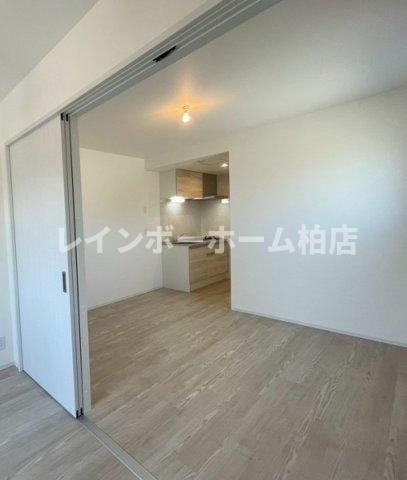 ジーメゾン春日部浜川戸の居間・リビング