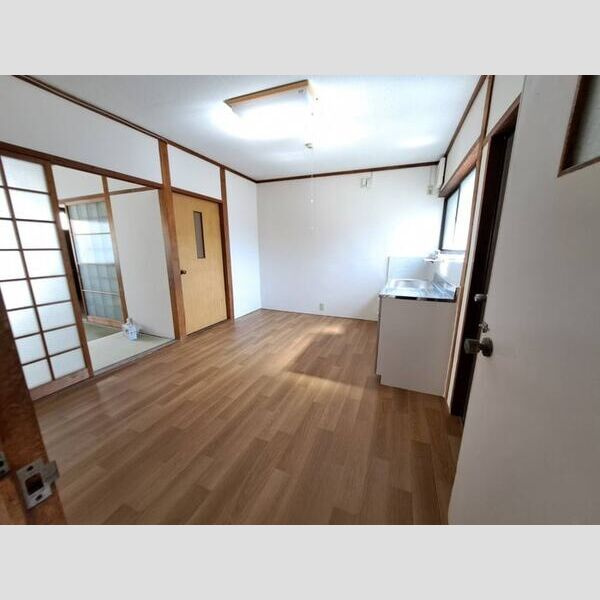 コーポ美和の居間・リビング