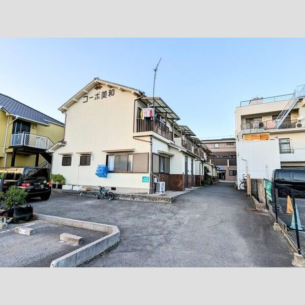 コーポ美和の駐車場