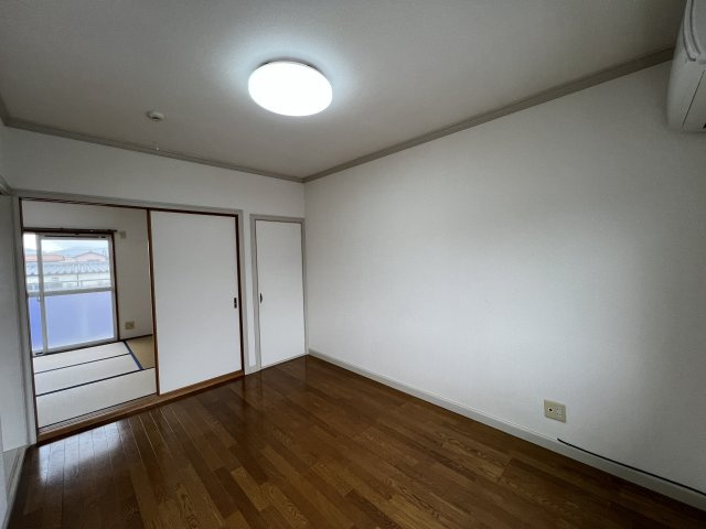 プレステージ小原の洋室|6畳