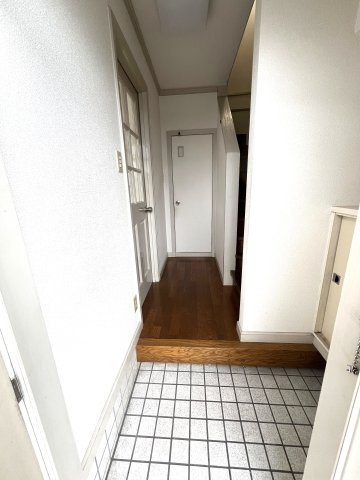 プレステージ小原の玄関