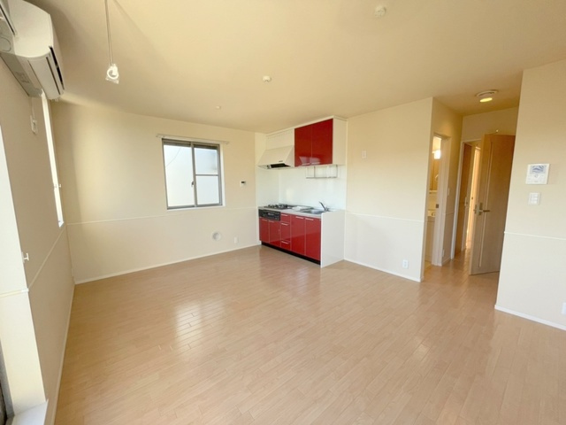 サン桂台の居間・リビング|11帖のゆったりとしたLDK