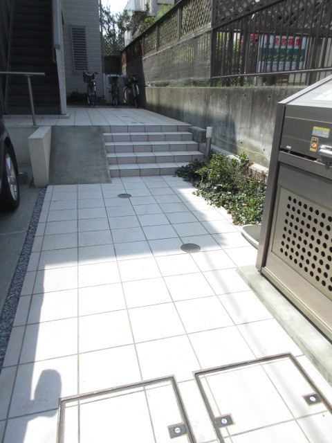 サン桂台のロビー|スロープ付