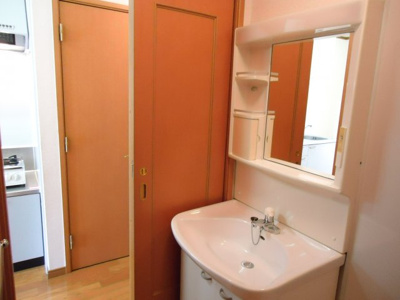 【洗面所】 | エメローズ南蔵王 | 洗面化粧台　※左右反転・イメージ