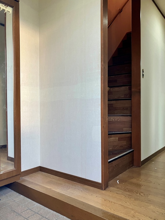 浅間町戸建のロビー|毎日通るロビーはこのようになっています