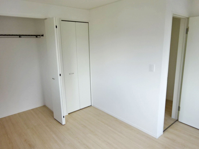 【洋室】 | 函南町仁田第12 新築建売分譲住宅 土地＋建物 TW05995 | 函南町仁田2号棟　洋室7帖 ※令和8年6月19日撮影写真