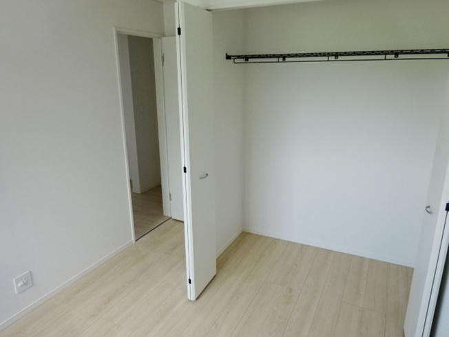 【洋室】 | 函南町仁田第12 新築建売分譲住宅 土地＋建物 TW05995 | 函南町仁田2号棟　洋室5帖 ※令和8年6月19日撮影写真