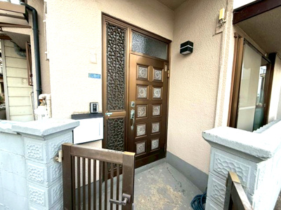 【玄関】 | 【プレイワーク二田町】松ノ浜駅まで歩6分・昭和47年建築・北西角地 | 明るい玄関です