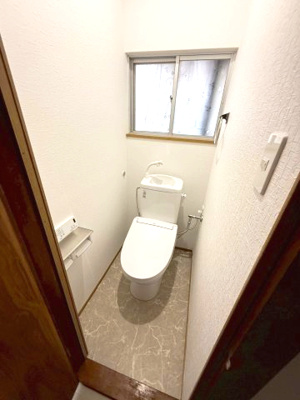 【トイレ】 | 【プレイワーク二田町】松ノ浜駅まで歩6分・昭和47年建築・北西角地 | シンプルで使いやすいトイレです