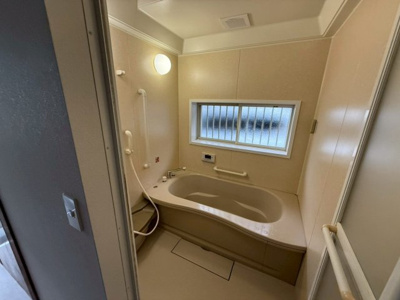 【浴室】 | 【プレイワーク二田町】松ノ浜駅まで歩6分・昭和47年建築・北西角地 | コンパクトで使いやすいお風呂です