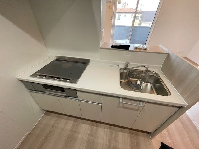 町田市能ヶ谷４丁目のアパートのキッチン