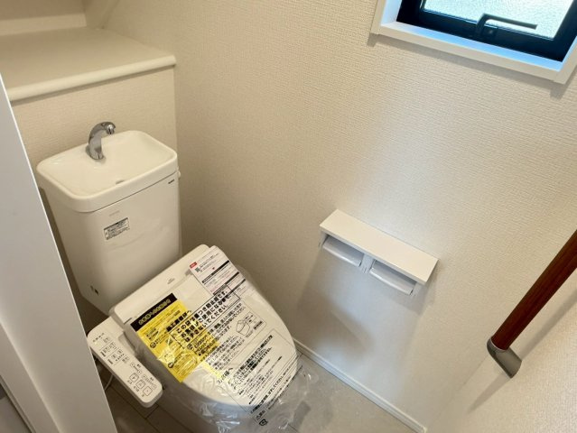 川口市芝宮根町　新築一戸建て　A号棟のトイレ|シンプルで使いやすいトイレです
