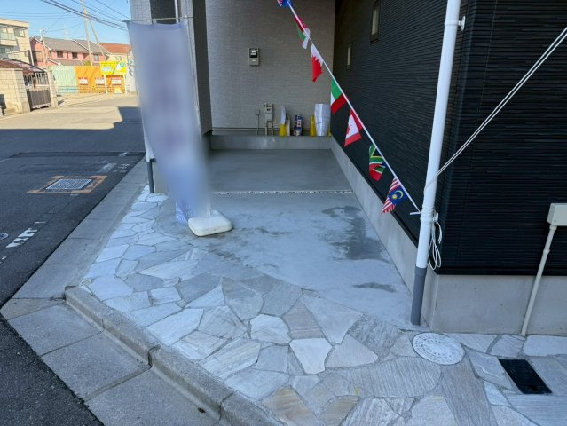 川口市芝宮根町　新築一戸建て　A号棟の駐車場|車をお持ちの方に嬉しい駐車場付きの物件です