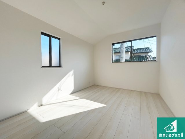 5日(土)6日(日)現地ご見学可能！　神戸市北区鈴蘭台西町　限定1邸の洋室|シンプルな洋室は、自分好みのインテリアが楽しめます♪ご家族とインテリアや家具を選びに行くのは新築購入時の醍醐味の一つです。ぜひお楽しみください♪